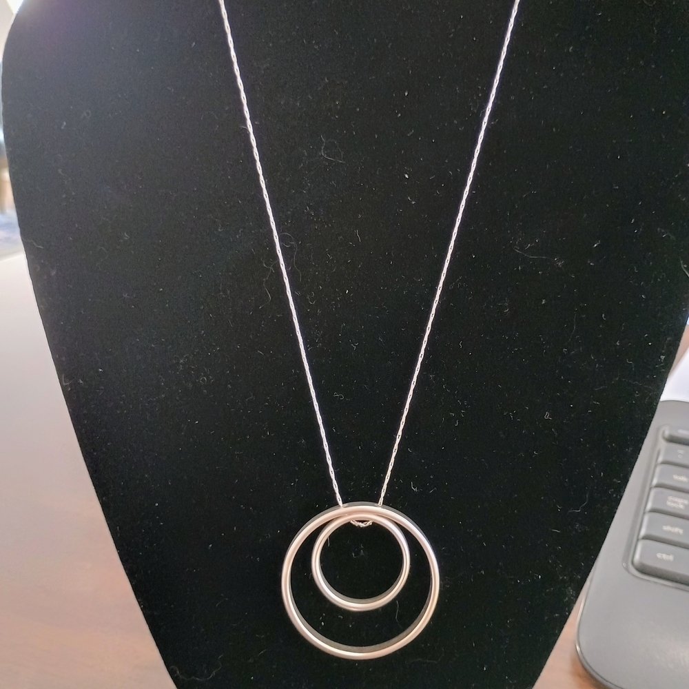 Elegant Silver Double Circle Pendant Necklace With Adjustable Sliding Clip